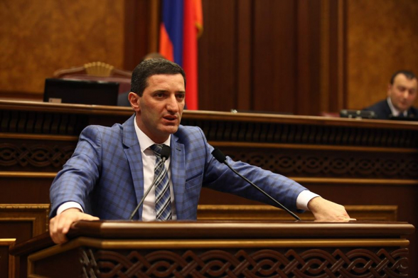 Геворг Петросян заявил о выходе из фракции «Процветающая Армения»